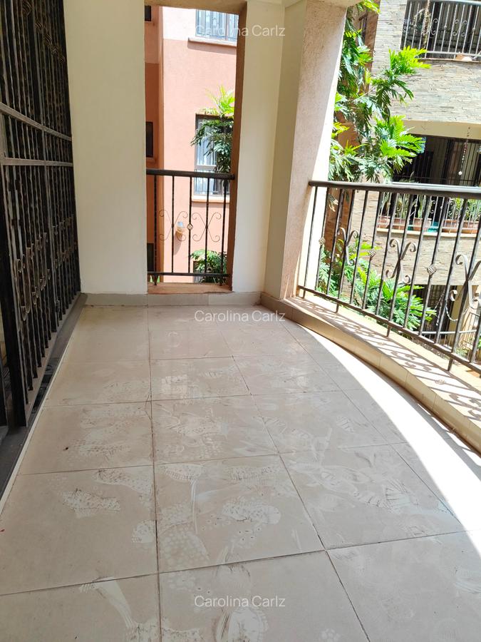 4 Bed Apartment with En Suite at Brookside Drive - 17