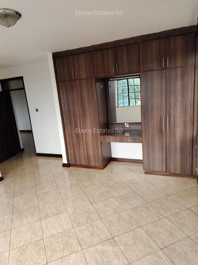 4 Bed Apartment with En Suite in Upper Hill - 15