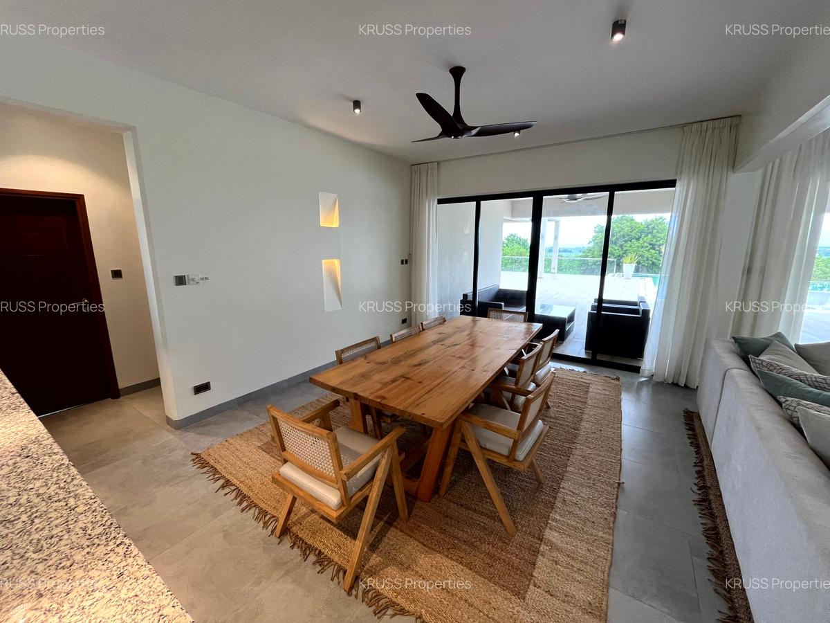 4 Bed House with En Suite at Hs84 - 7