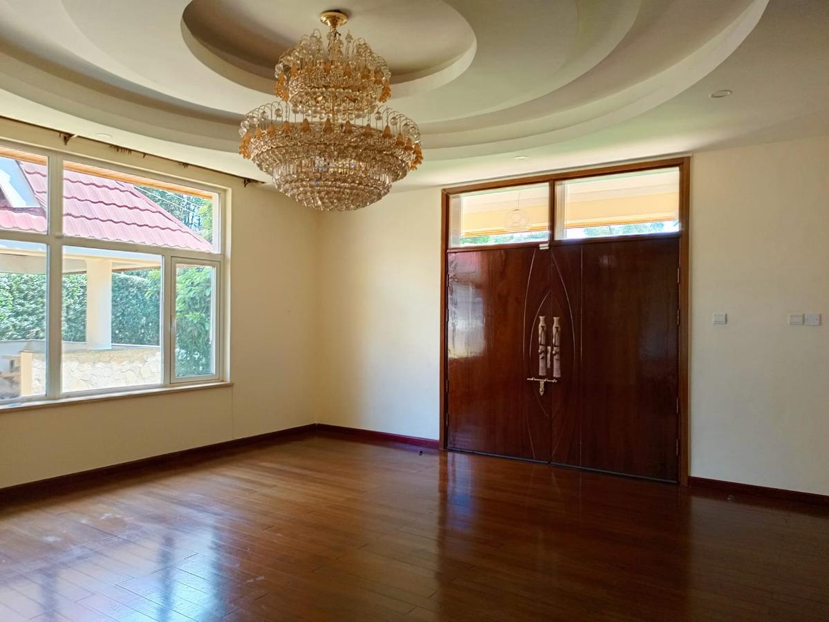 5 Bed House with En Suite in Runda - 17