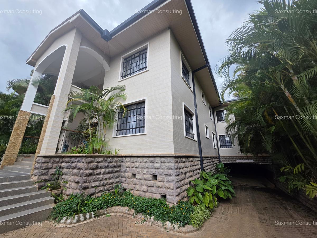 2 Bed Apartment with En Suite in Nyari - 1