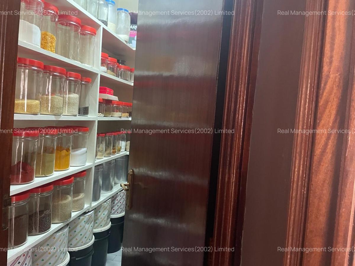 5 Bed Villa with En Suite at Riverside Close - 7