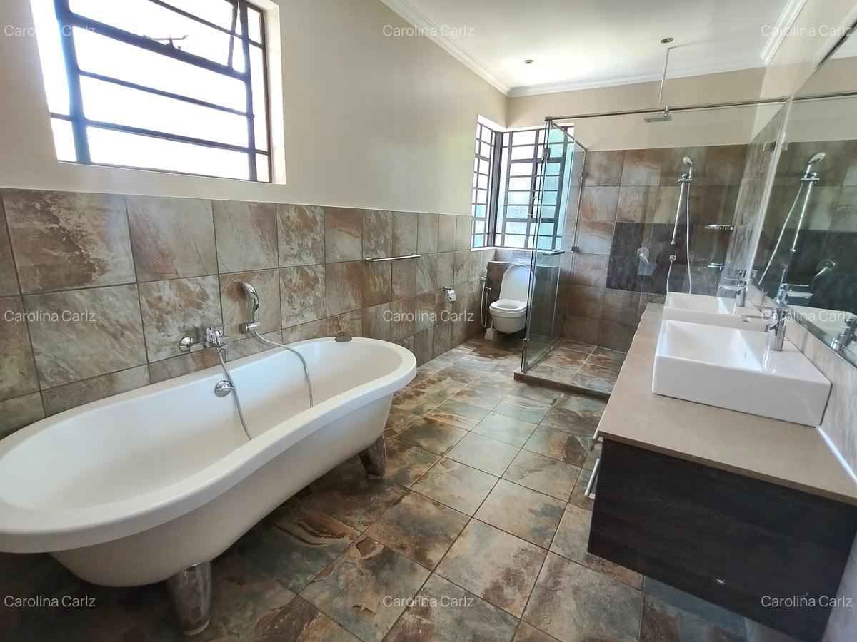 5 Bed House with En Suite in Lake View - 18