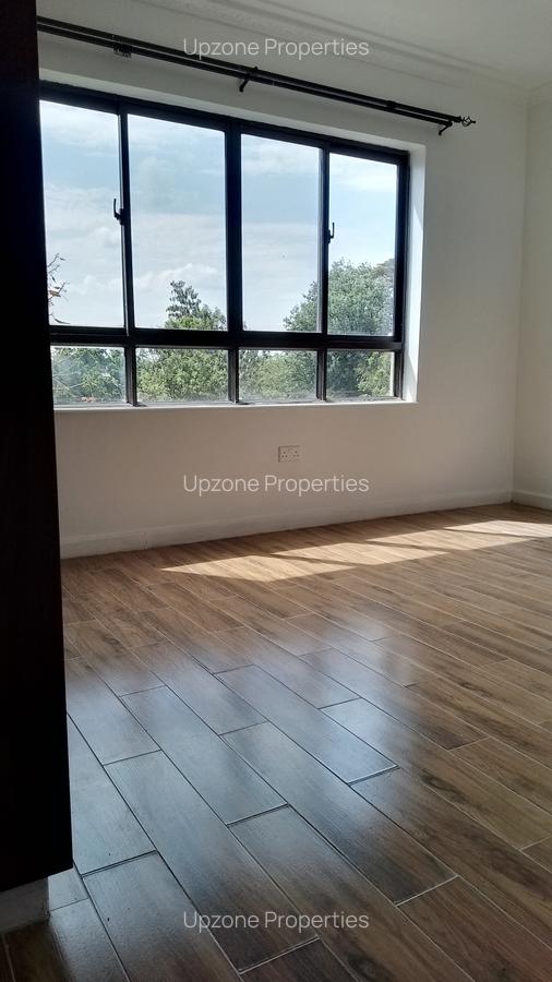 3 Bed Apartment with En Suite in Lavington - 5