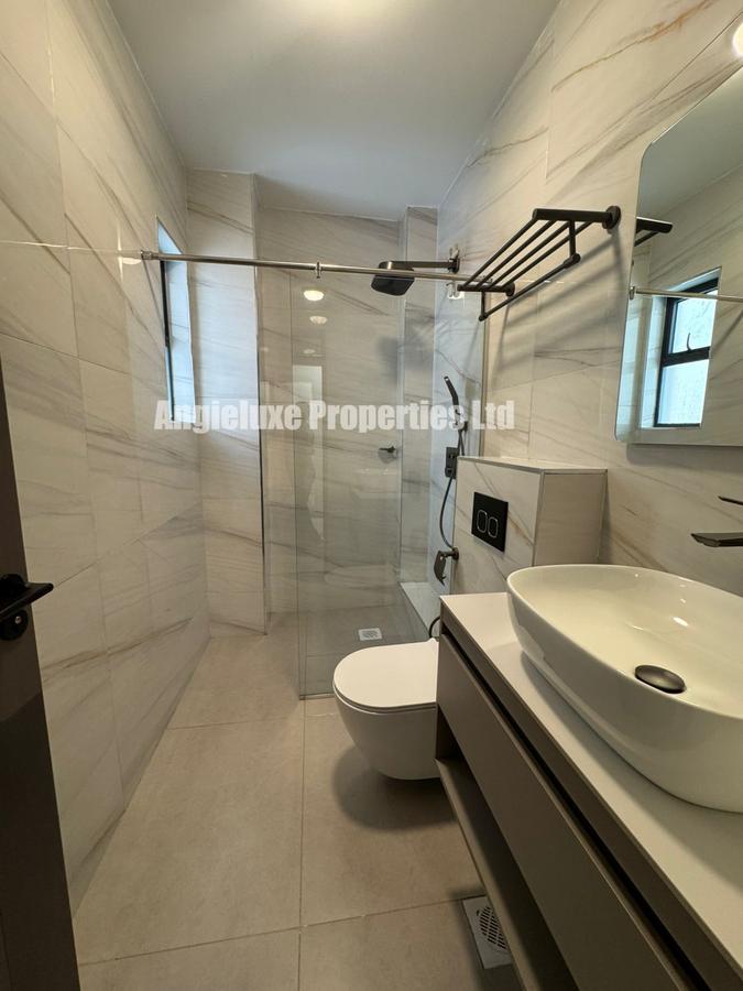 3 Bed Apartment with En Suite at 4Th Avenue - 8