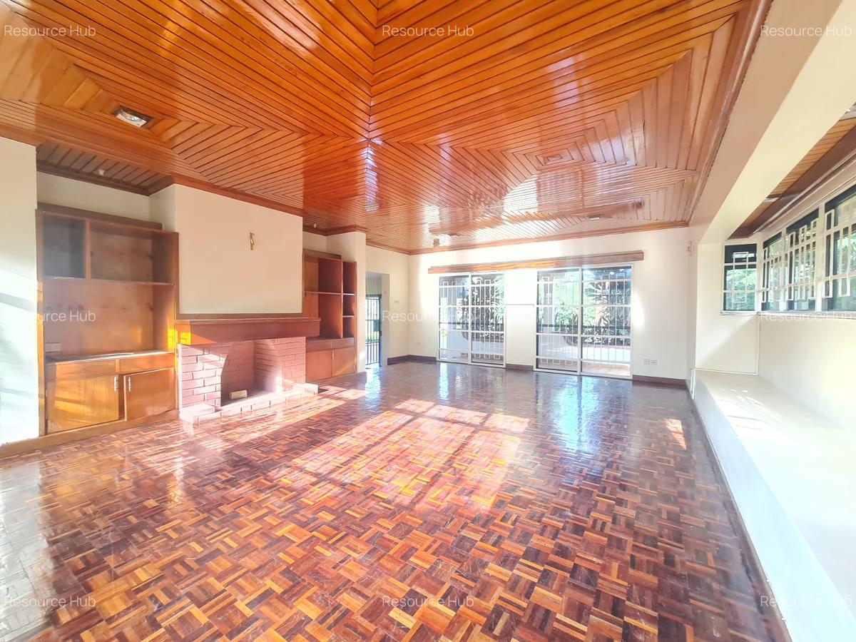 4 Bed House with En Suite at Nyari - 5