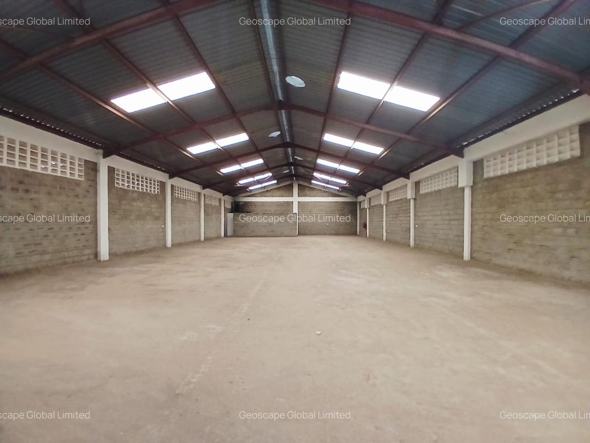 7,000 ft² Warehouse with Parking in Industrial Area - 2