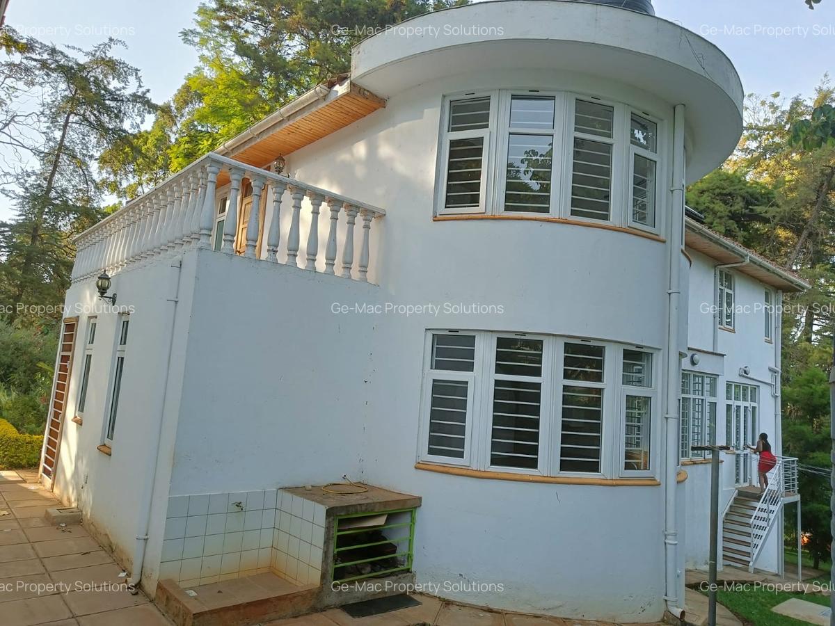 5 Bed House with En Suite in Rosslyn - 15