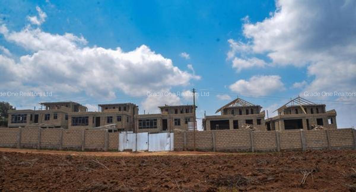 5 Bed Villa with En Suite at Karai - 18