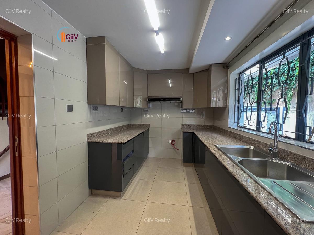 4 Bed Townhouse with Garden in Westlands Area - 9