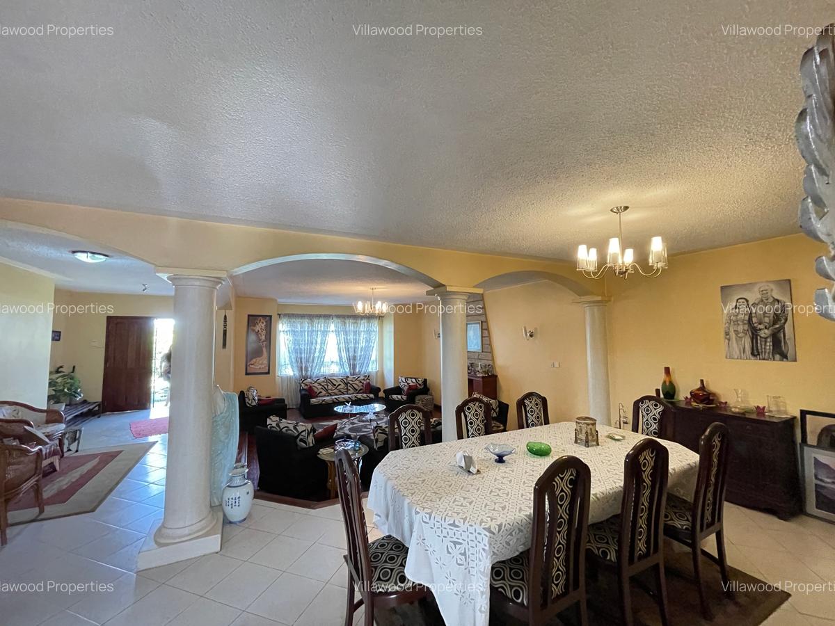 4 Bed House with En Suite in Spring Valley - 2