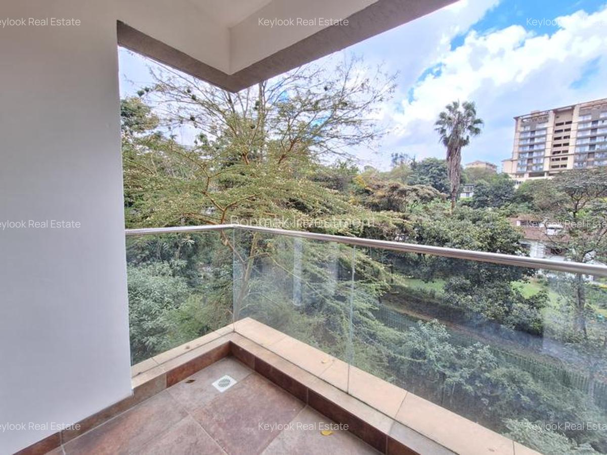 3 Bed Apartment with En Suite at Riverside Drive - 9