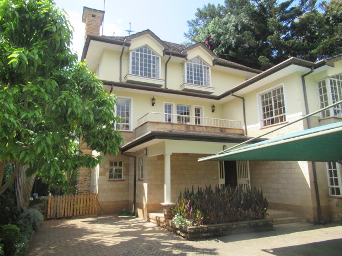 5 Bed Townhouse with En Suite at Lavington - 1