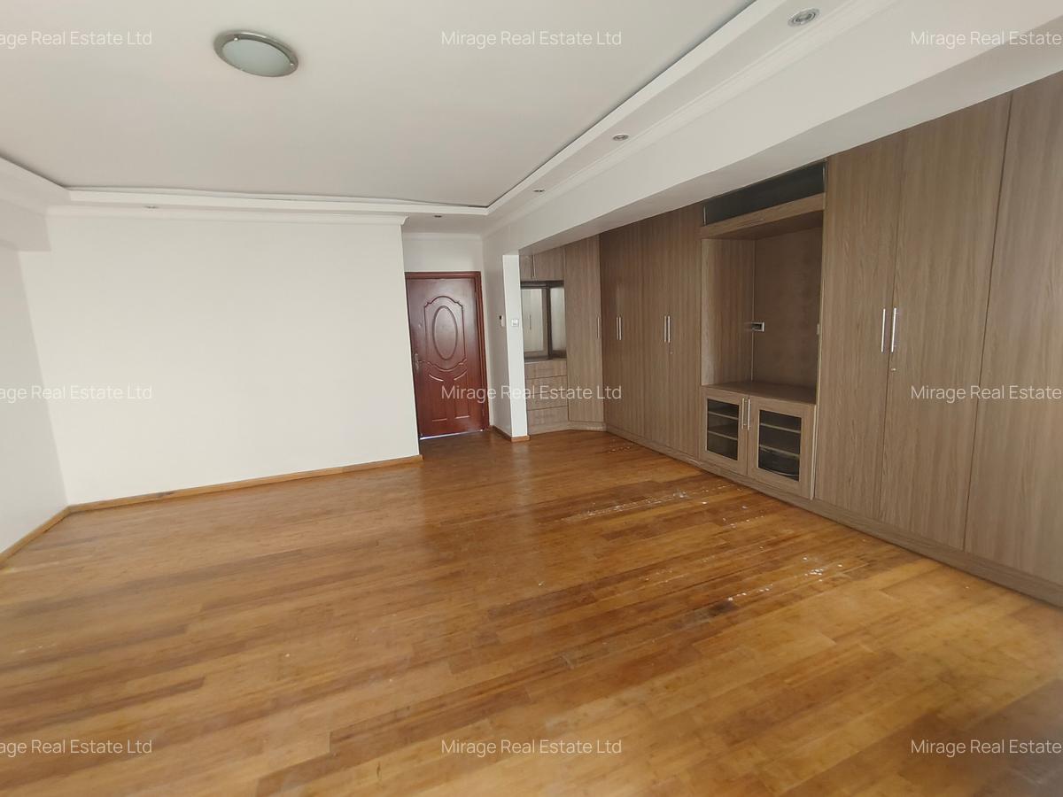 4 Bed Apartment with En Suite in Lavington - 11