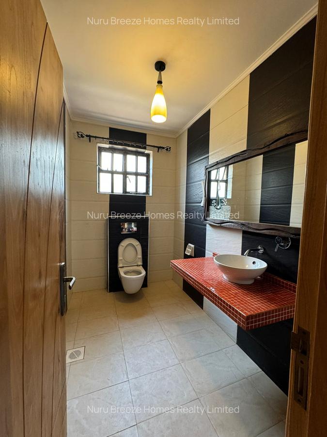 5 Bed House with En Suite in Nyari - 16