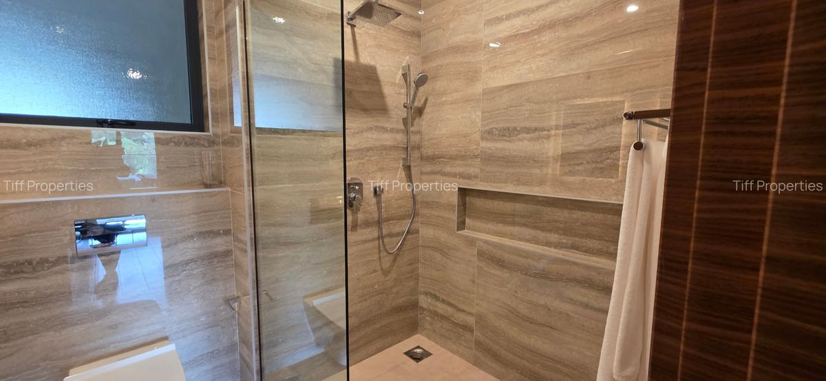 3 Bed Apartment in Riverside - 11