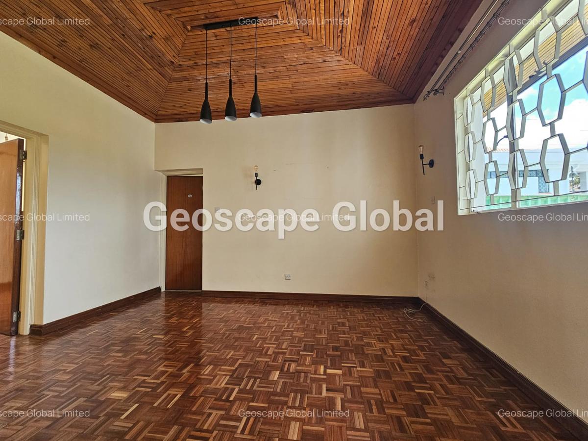 4 Bed House with En Suite in Runda - 10