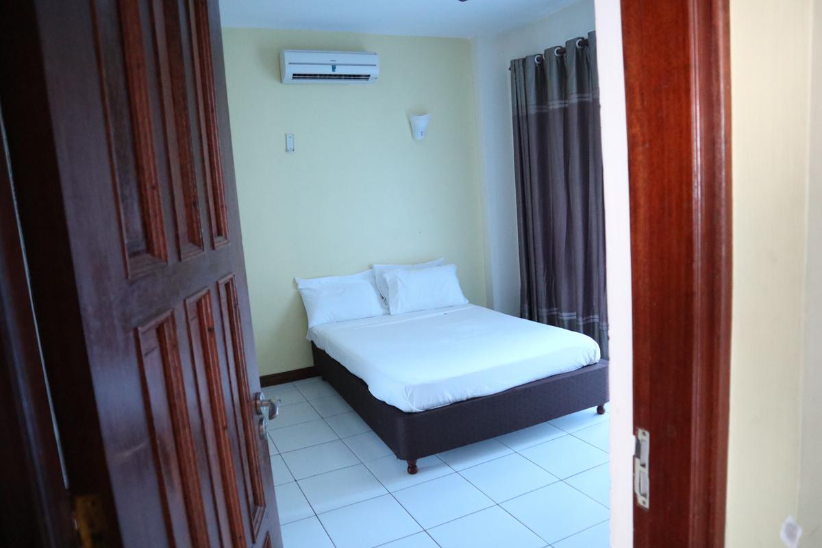 Serviced 2 Bed Apartment with En Suite in Nyali Area - 12