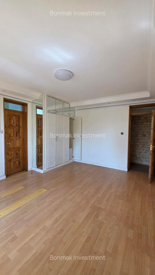 3 Bed Apartment with En Suite at Valley Arcade - 15