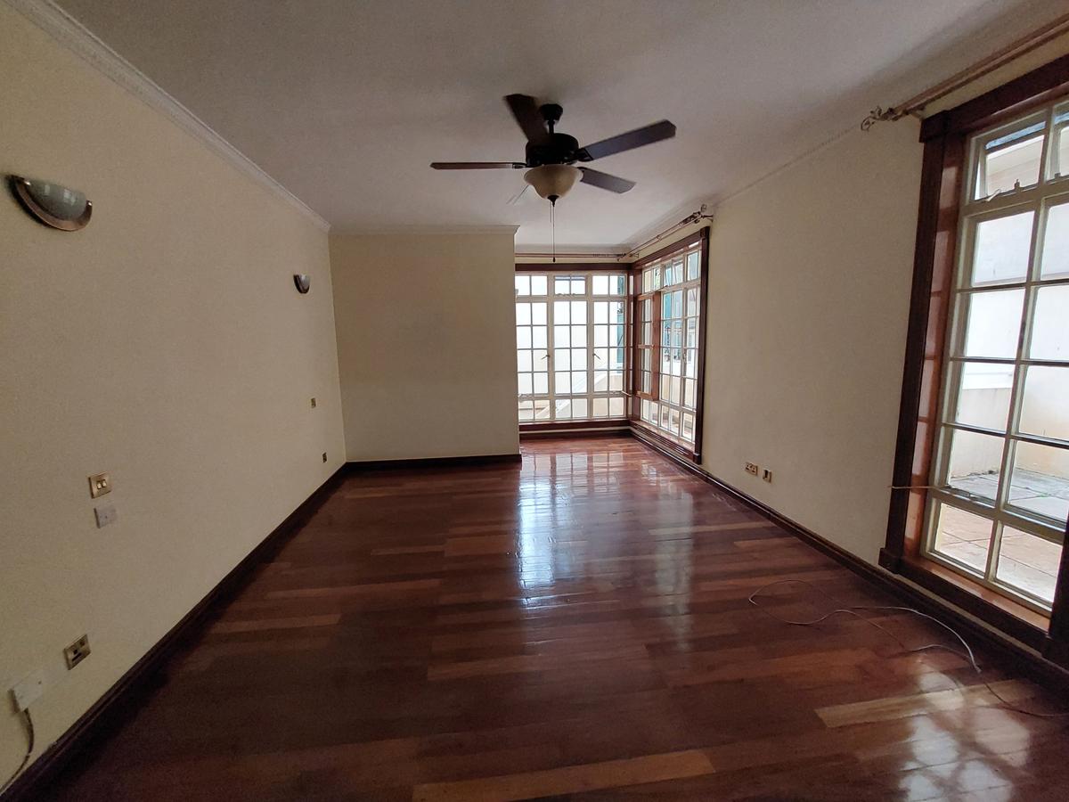 4 Bed Townhouse with En Suite in Kyuna - 20
