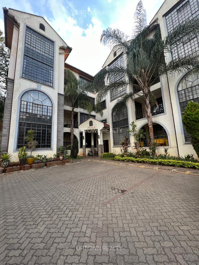 3 Bed Apartment with En Suite at Lavington - 2