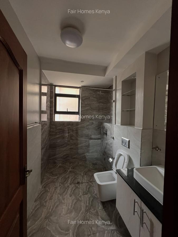 4 Bed Apartment with En Suite at Riverside Drive - 17