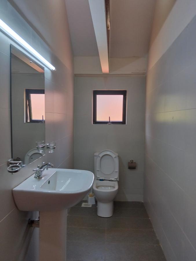 1 Bed House with En Suite at Karen - 3