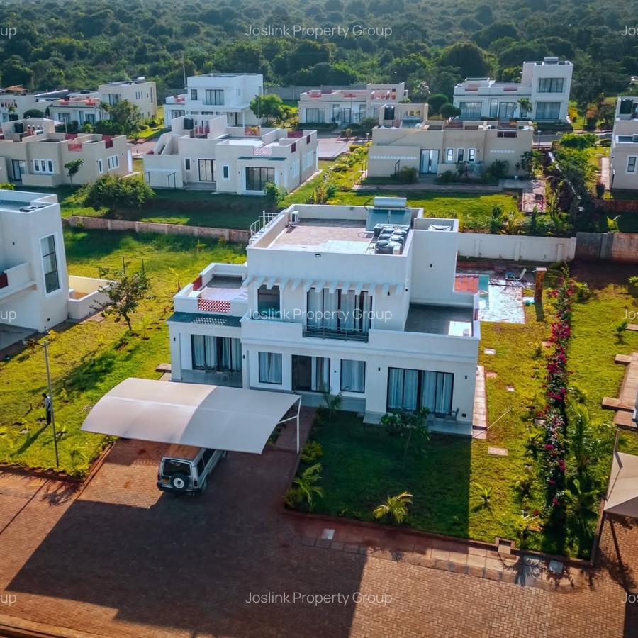 4 Bed Apartment with En Suite at Mt Kenya - 6