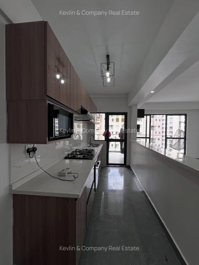 2 Bed Apartment with Gym in Riverside - 2