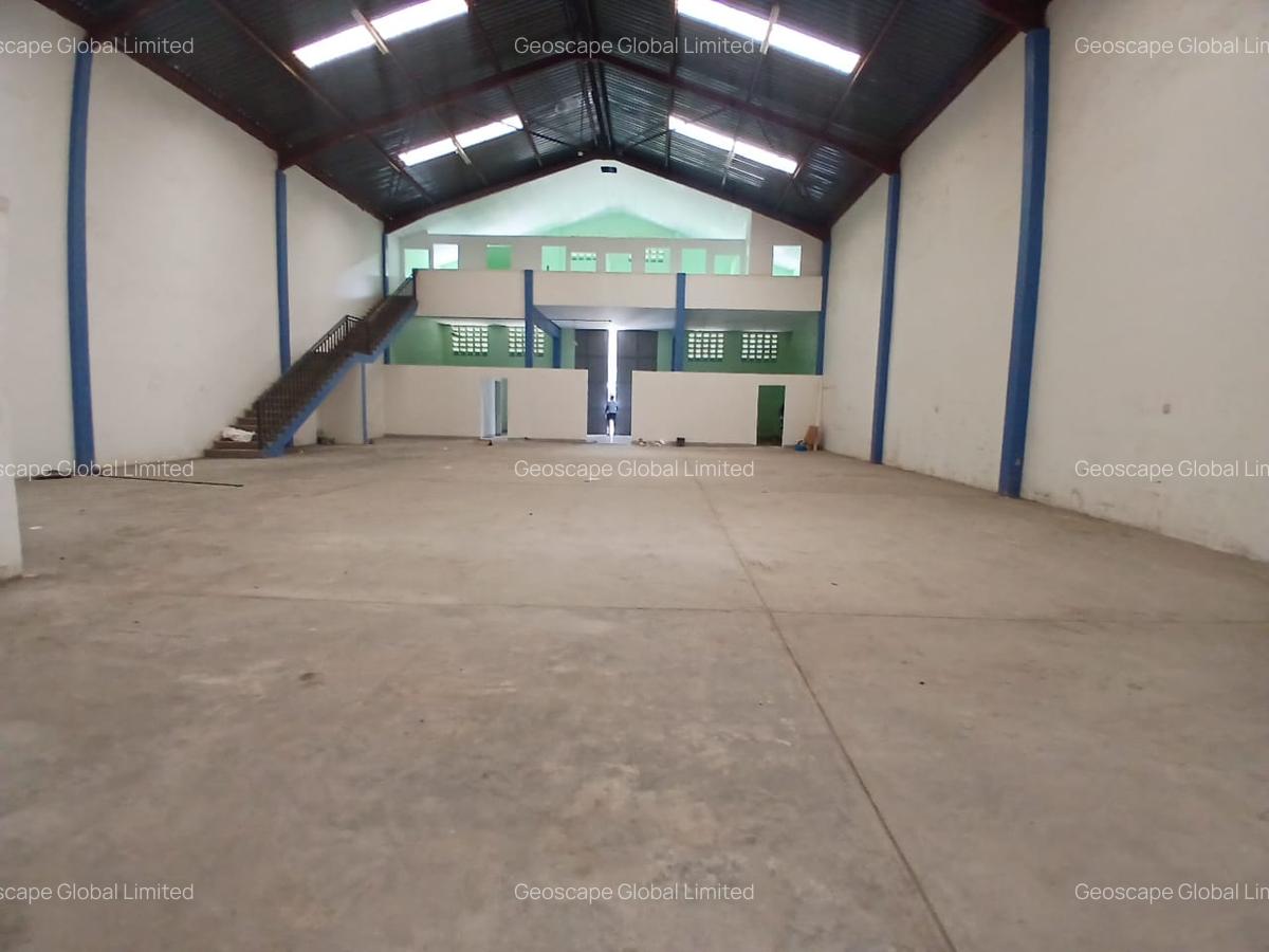 5,700 ft² Warehouse with Backup Generator in Industrial Area - 5