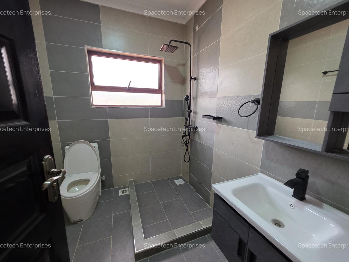 5 Bed House with En Suite in Kitisuru - 11