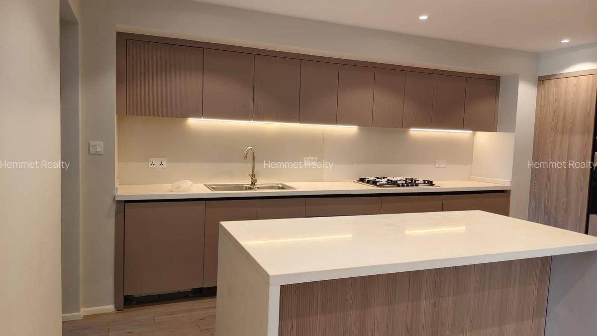 3 Bed Apartment with En Suite in Nyari - 4