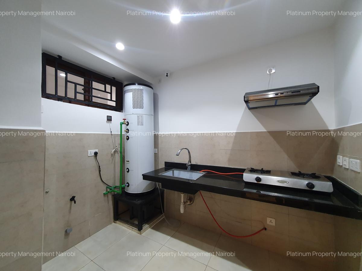 4 Bed Apartment with En Suite at 2Nd Parklands Avenue - 7