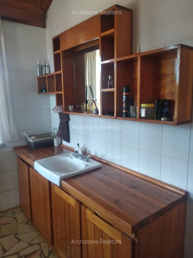 2 Bed House with Swimming Pool in Ridgeways - 5