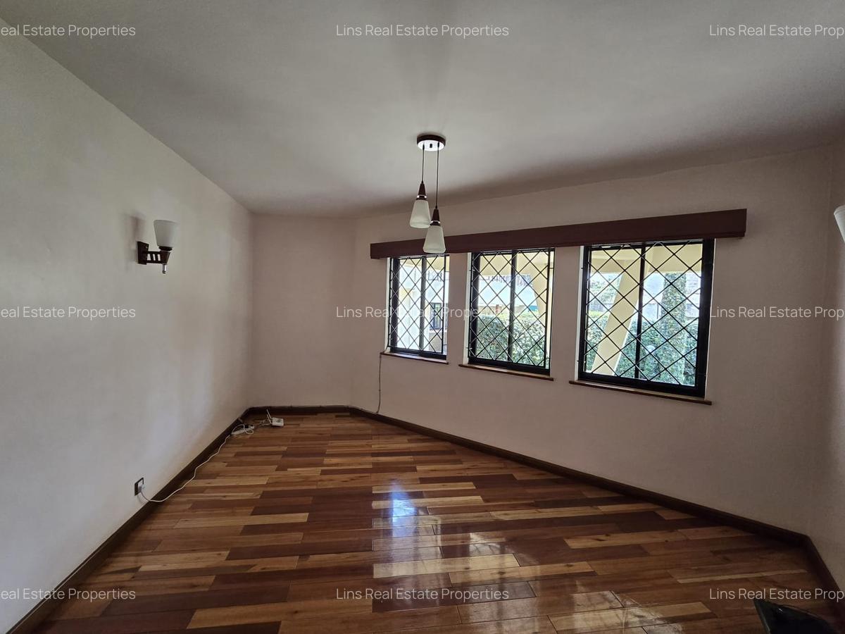 5 Bed Townhouse with En Suite in Lavington - 7