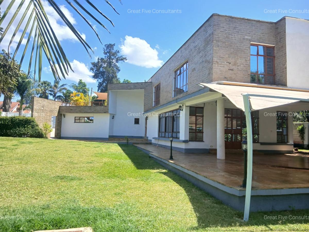 4 Bed House with En Suite in Runda - 2