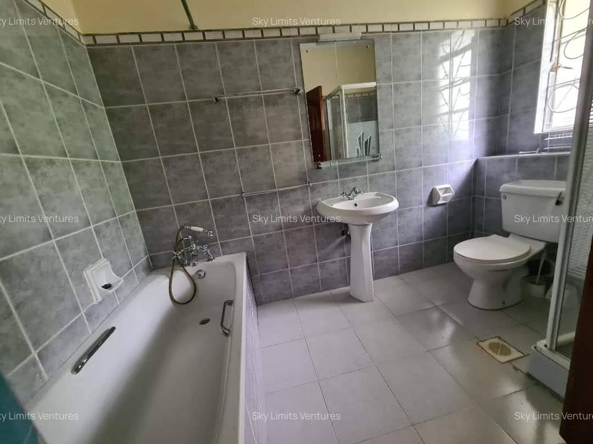 2 Bed Apartment with En Suite in Muthaiga - 11