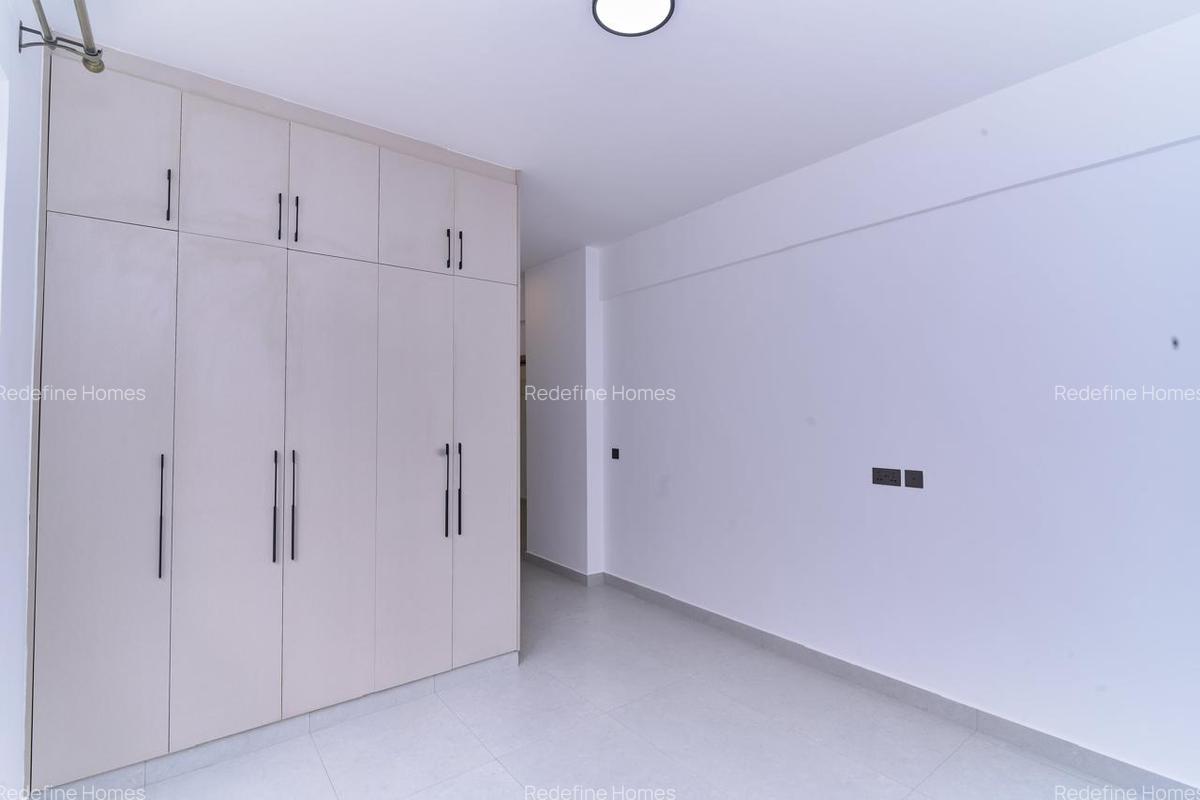 3 Bed Apartment with En Suite in Brookside - 9