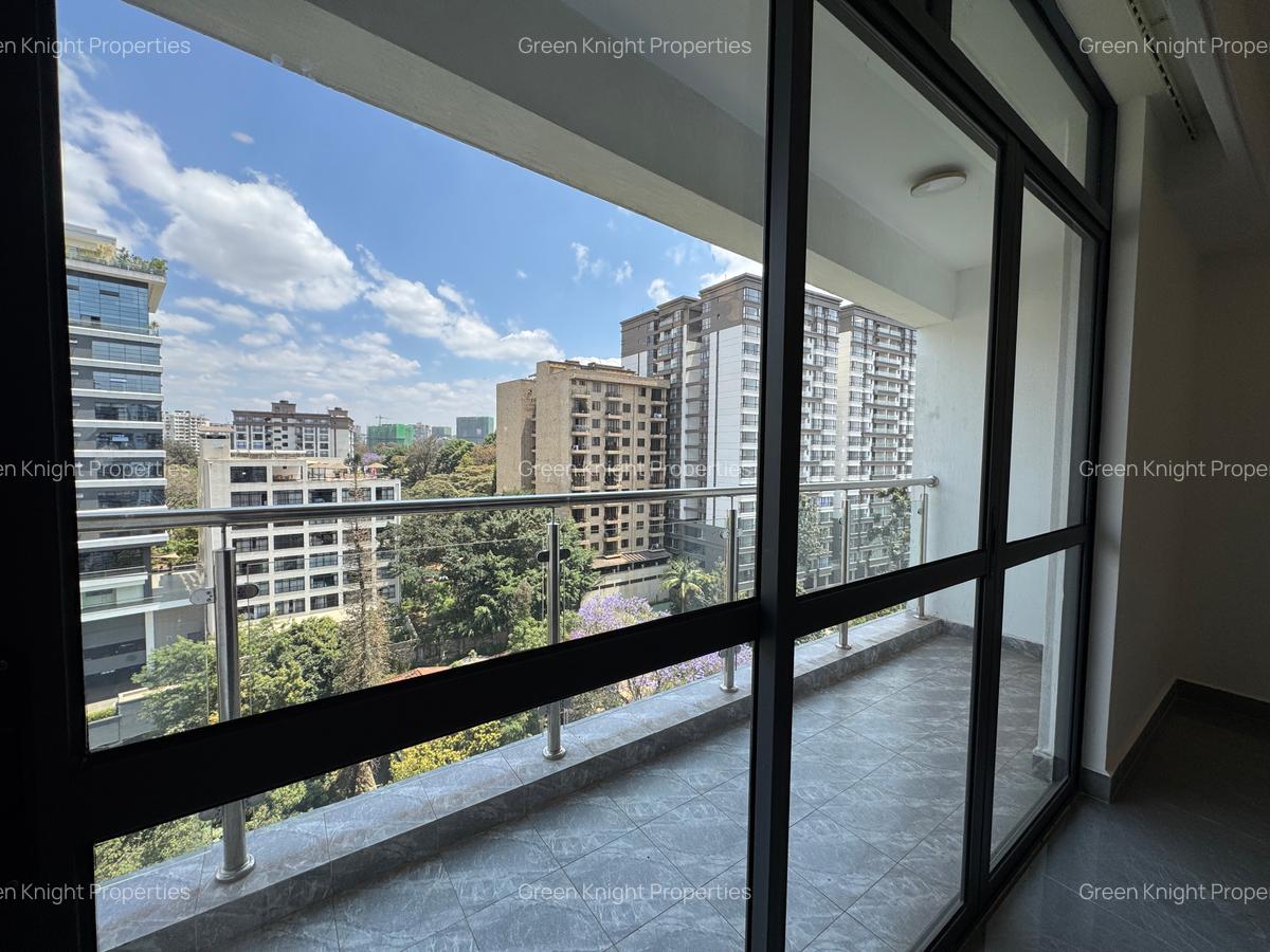 Serviced 2 Bed Apartment with En Suite in Riverside - 2