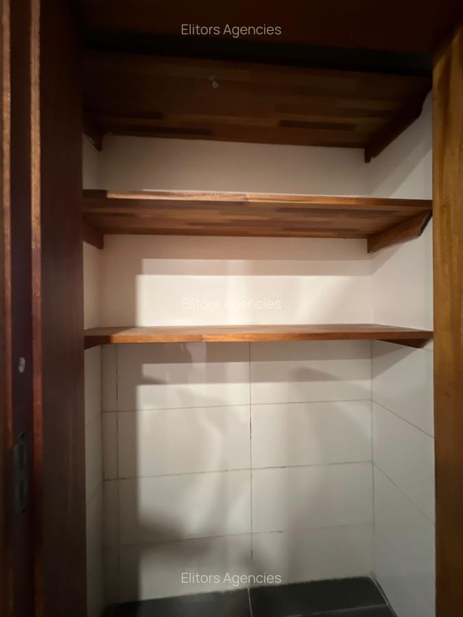 4 Bed Apartment with En Suite at Othaya Road - 8