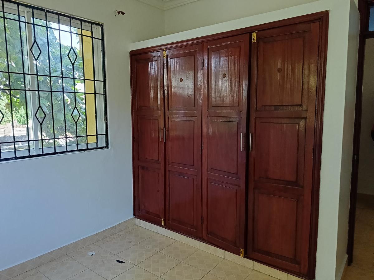 Serviced 1 Bed Apartment with En Suite at Bamburi - 3