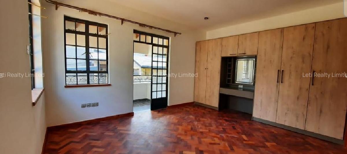 5 Bed Townhouse with En Suite in Lavington - 5