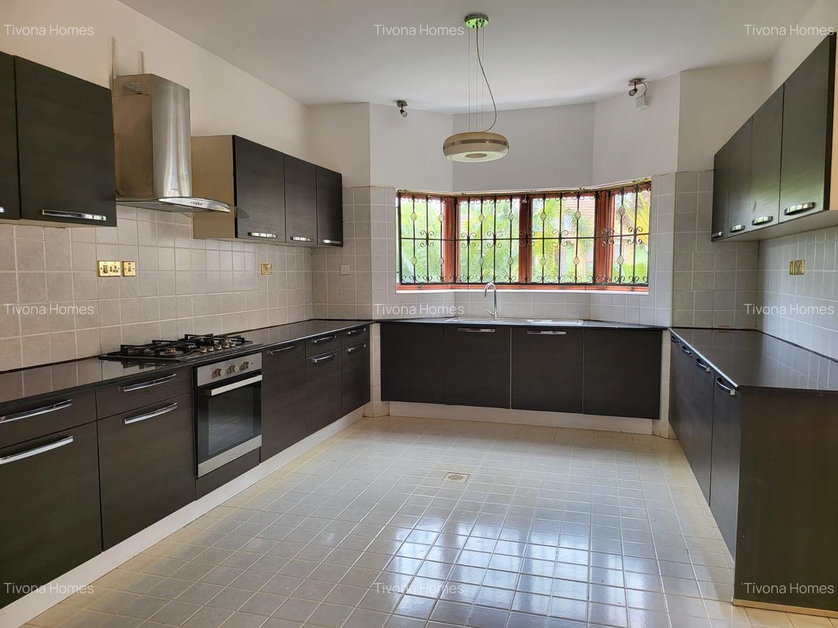 5 Bed Townhouse with Swimming Pool in Runda - 5