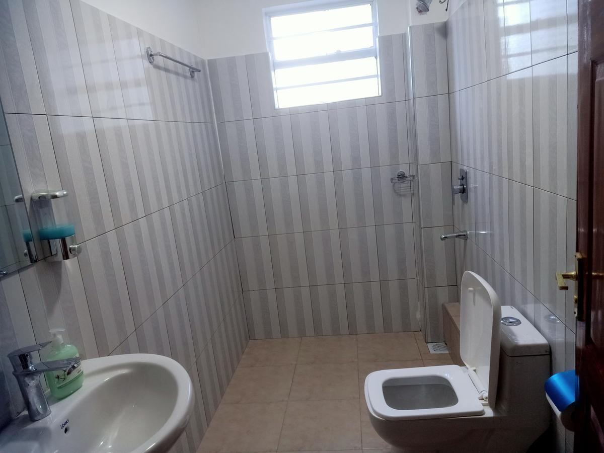 3 Bed House with En Suite at Naroro - 15