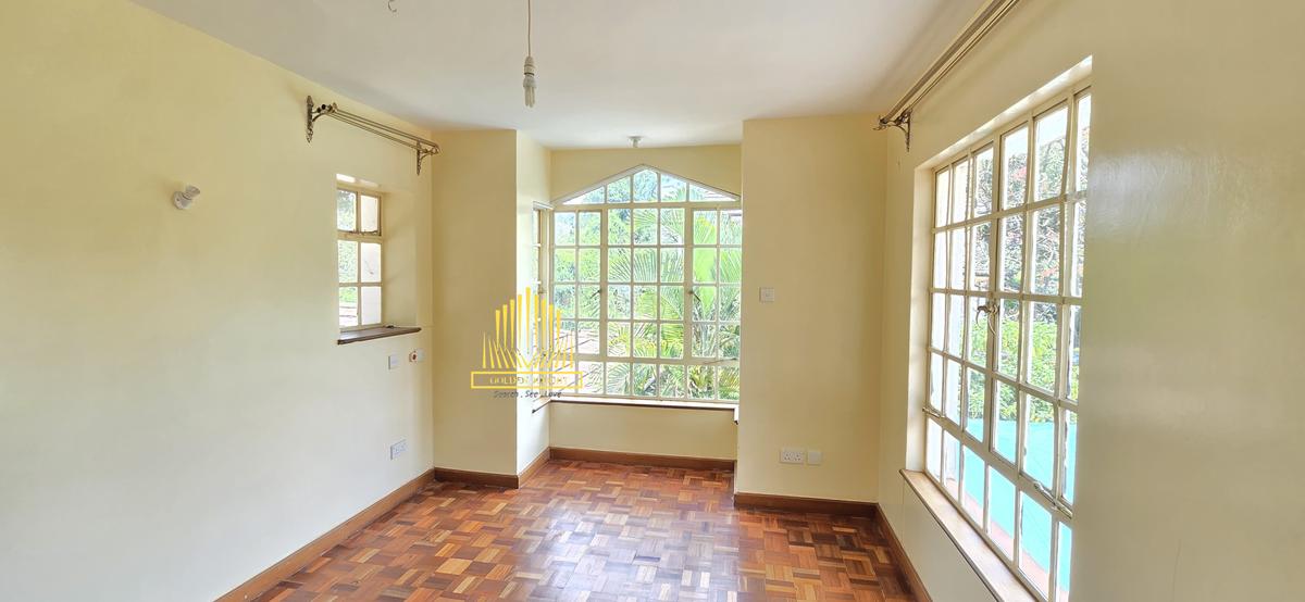 5 Bed Townhouse with En Suite in Lavington - 11