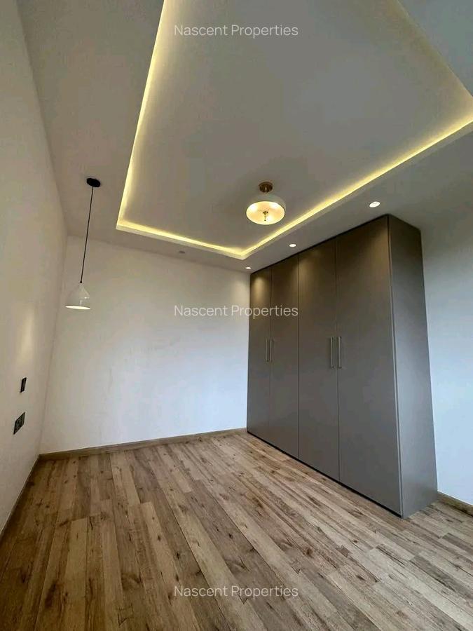 4 Bed Apartment with En Suite in Riverside - 6