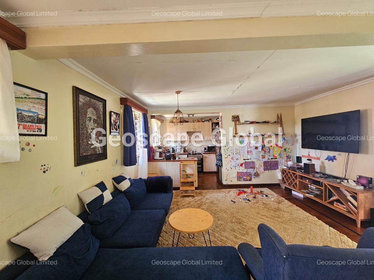 3 Bed House with En Suite in Lavington - 3