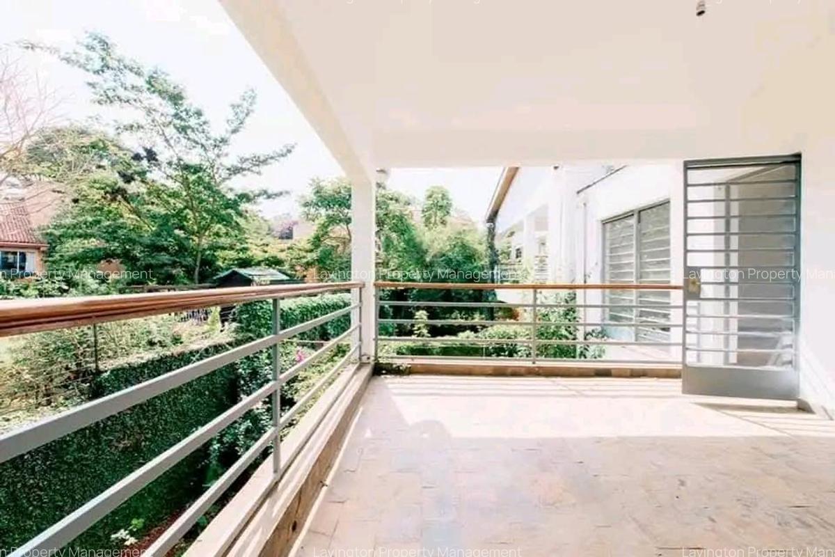 4 Bed Townhouse with En Suite at Lavington Green - 4