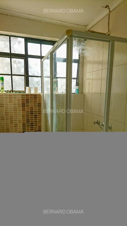 3 Bed House with En Suite in Donholm - 9