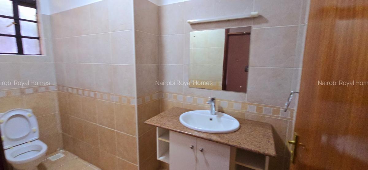 5 Bed Townhouse with En Suite at Lavington Green - 14